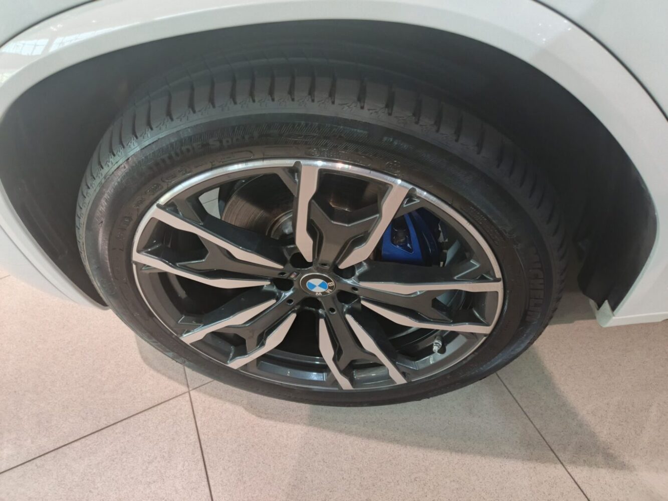 للبيع قطع غيار bmw x4 2024